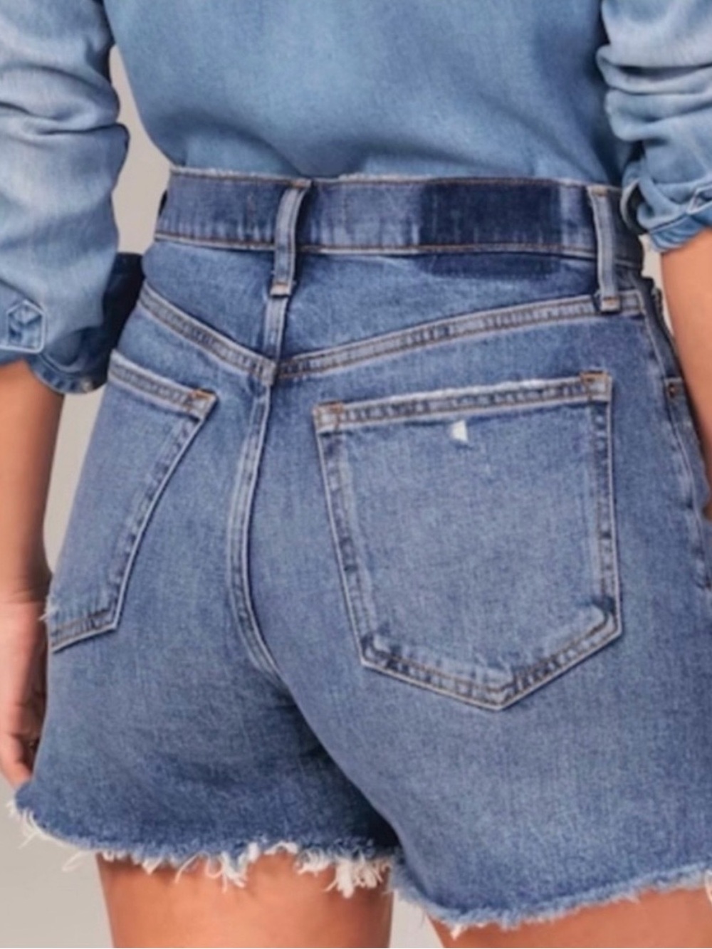NWT Abercrombie & Fitch The 4” Mom Short High Rise Denim
